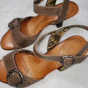 Naya "Tawny" Ankle Strap Sandals Size 6.5